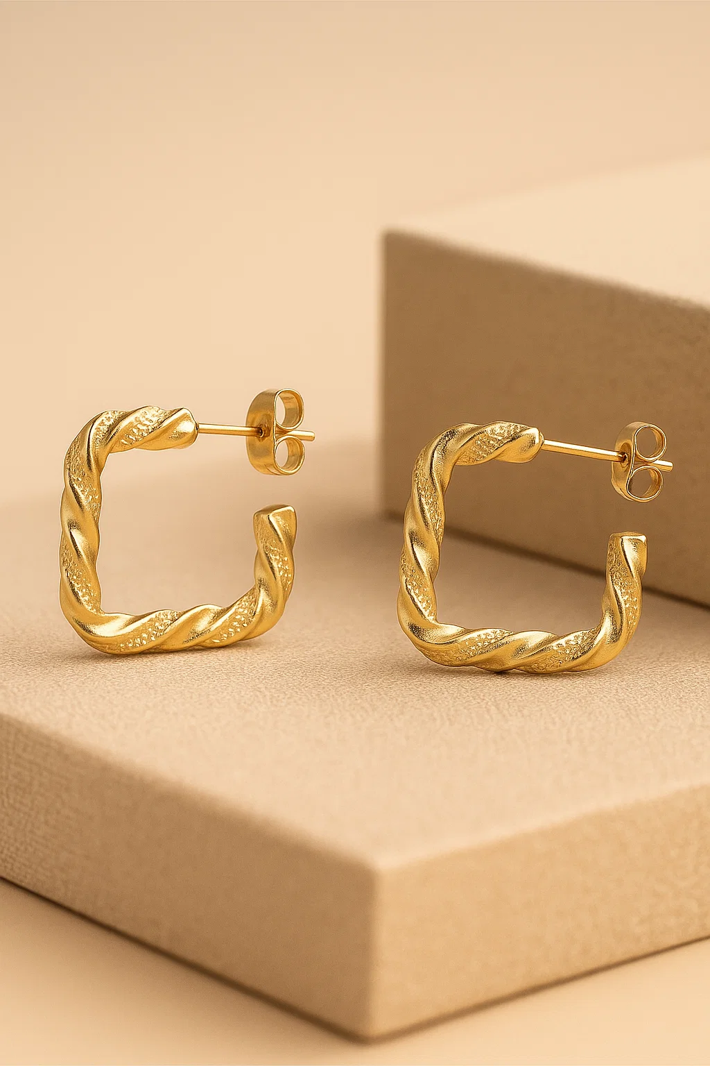 Rope-Twist Square Hoop